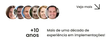 Na imagem mostra muitas fotos de clientes e um texto "+de 10 anosMais de uma década de experiência em implementações!"